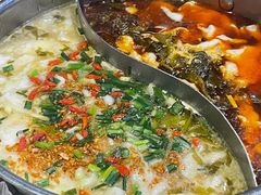 -德林酸菜鱼火锅(南丹店)