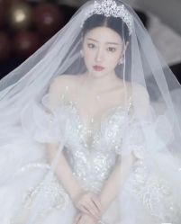 -不晚国际婚纱礼服