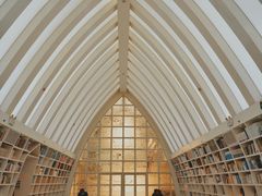 -钟书阁(松江泰晤士小镇店)