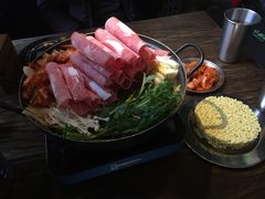 部队锅-MI WU FACTORY米屋美食工厂餐厅(绿地店)