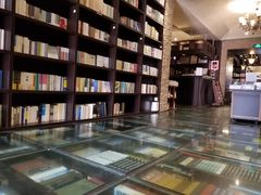 -钟书阁(松江泰晤士小镇店)