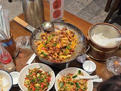 -富正毅三下锅·湘西韵味(天门山索道店)