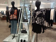 -URBAN REVIVO(上海中庚漫游城店)