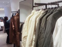 -URBAN REVIVO(上海中庚漫游城店)