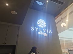 -POKEE VIA&Brunch·维娅(重庆来福士店)