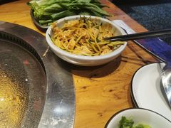 -山河屯铁锅炖·非遗东北菜(南山店)