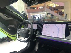 -小鹏汽车(北京龙湖长楹天街销售中心)