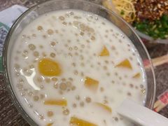 鲜奶黄桃西米露-阿坤传统手工小吃(沙坪坝店)