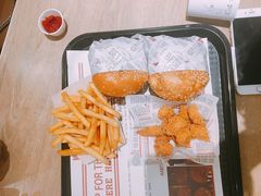 -The Habit Burger Grill 哈比特汉堡(爱琴海店)