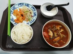 什锦菌炖牛腩-北京外国语大学东院食堂