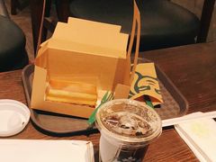 -星巴克臻选(南京金茂览秀城店)