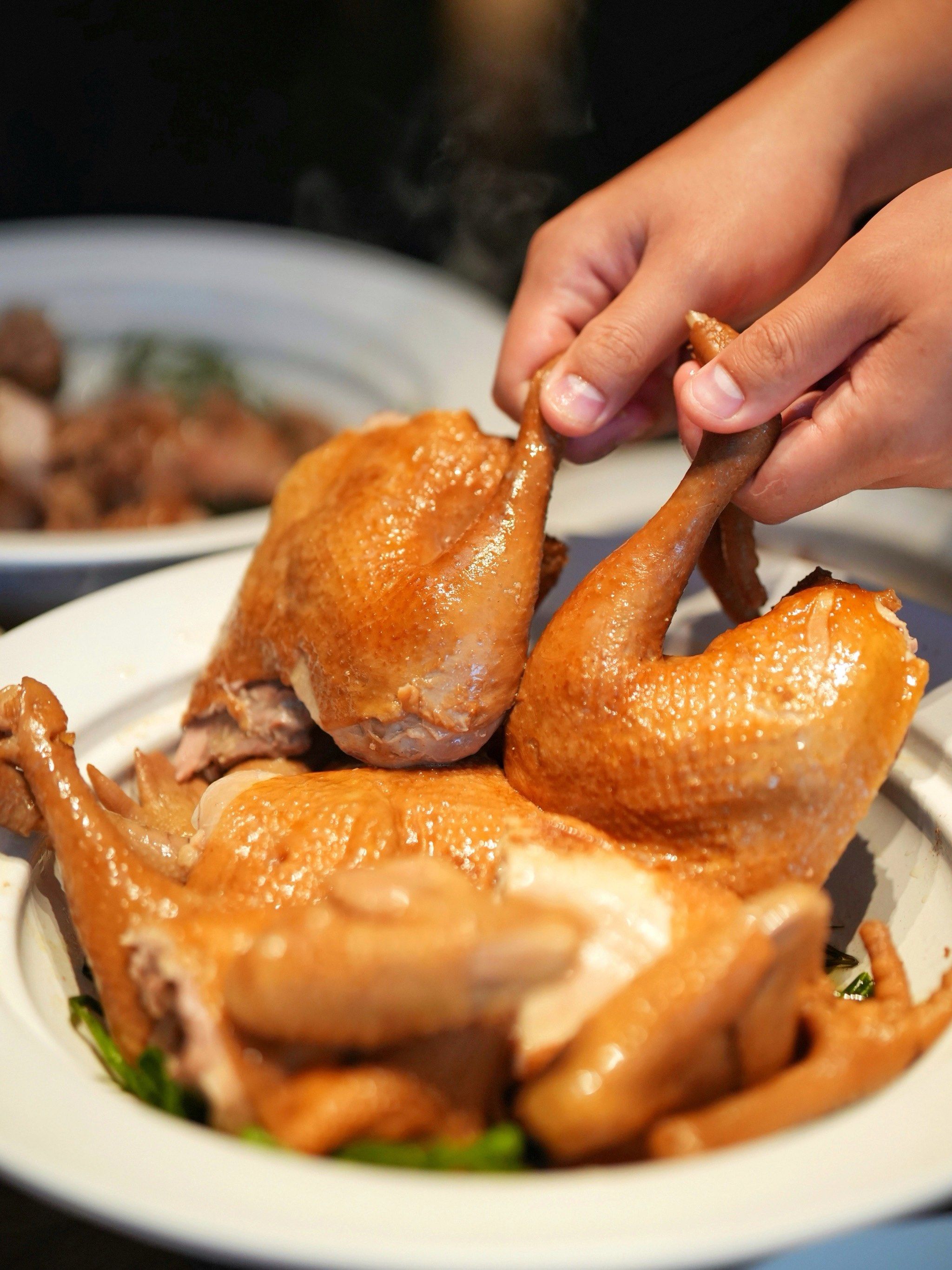 这只每桌必点的烧鸡究竟是有什么魔力