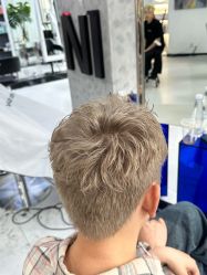 -U·NI SALON 造型