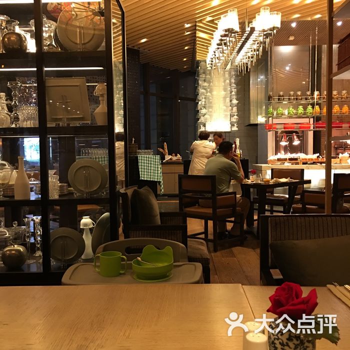 麗思卡爾頓酒店香溢自助餐廳