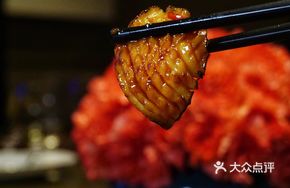 Imperial Chicken Wings Stewed with Abalone
