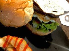 -HIGH FIVE哈福手工汉堡(桂林路店)