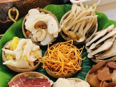 -菌海森林·非遗野生菌火锅(西山区滇池路摩根道店)