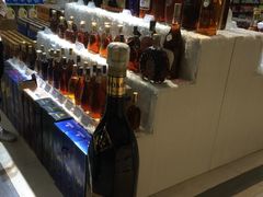 -自贸区跨境购物免税店(越秀滨海隽城商业广场店)