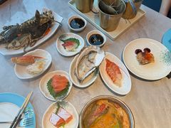 -雍容荟帝王蟹活龙虾展台自助(IFS黑金店)