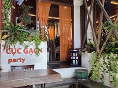 -Cuc Gach Quan Restaurant