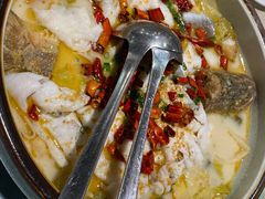 酸菜清汤鲈鱼-石头咕(葵蓬店)