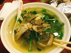 牛肉粉丝汤-小姜锅贴(凤凰街店)