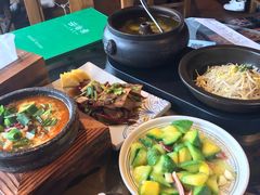 -云海肴·汽锅鸡·云南菜(天山百盛优客店)