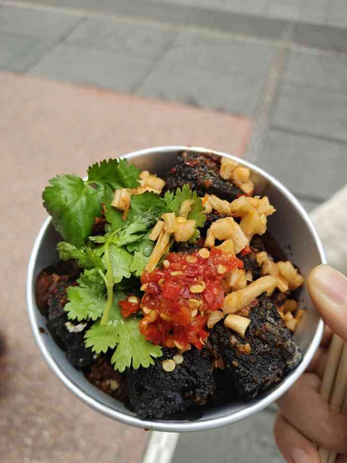 董顺桃小粒臭豆腐(步行街店)-"来长沙玩吃饱喝足来步行街逛逛,决定来