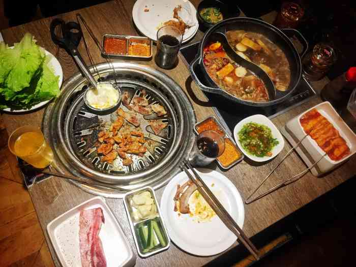 火炉火自助餐(荟聚店)-"放假前,办公室的小伙伴一起出去聚的餐.刚.