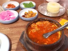 -明洞阿姨·韩式酱蟹烤肉·创意料理(三元桥店)