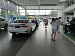 -南充通源宝马4S店(高坪店)