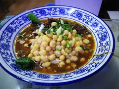 -渝之汇牛肉豌杂面