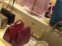 -东荟城名店仓