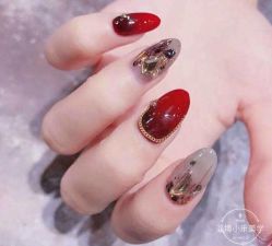 -小乐化妆美甲半永久培训学校