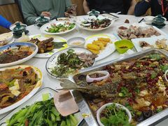 -三江源美食城