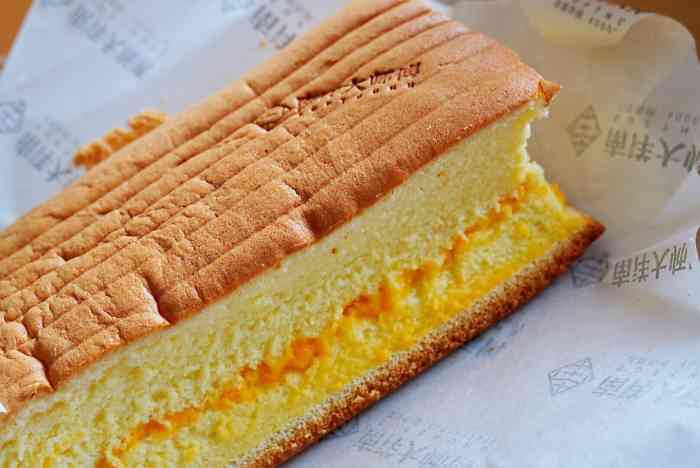 南洋大师傅(招商华城店)-"「咸蛋黄夹心蛋糕」我们一家人都超级喜欢.