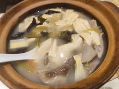 胡椒猪肚煲鸡-稻香酒家·33年老字号·港式粤菜(富邦中心店)