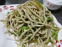 -屯老二农家铁锅炖·行业领军者(梅江店)