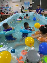 -小鸭先知婴儿游泳馆