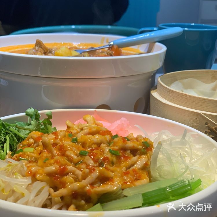 贵阳家常菜 | 可以俯瞰城中夜景的小雅