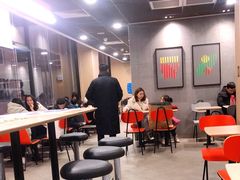 大堂-麦当劳(成都时代奥特莱斯店)