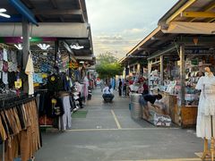 -席娜卡琳火车铁道夜市