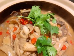 广式牛杂煲-地摊风云龙虾烧烤铺(润和国际店)