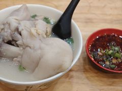 -雷祖芳老妈蹄花店