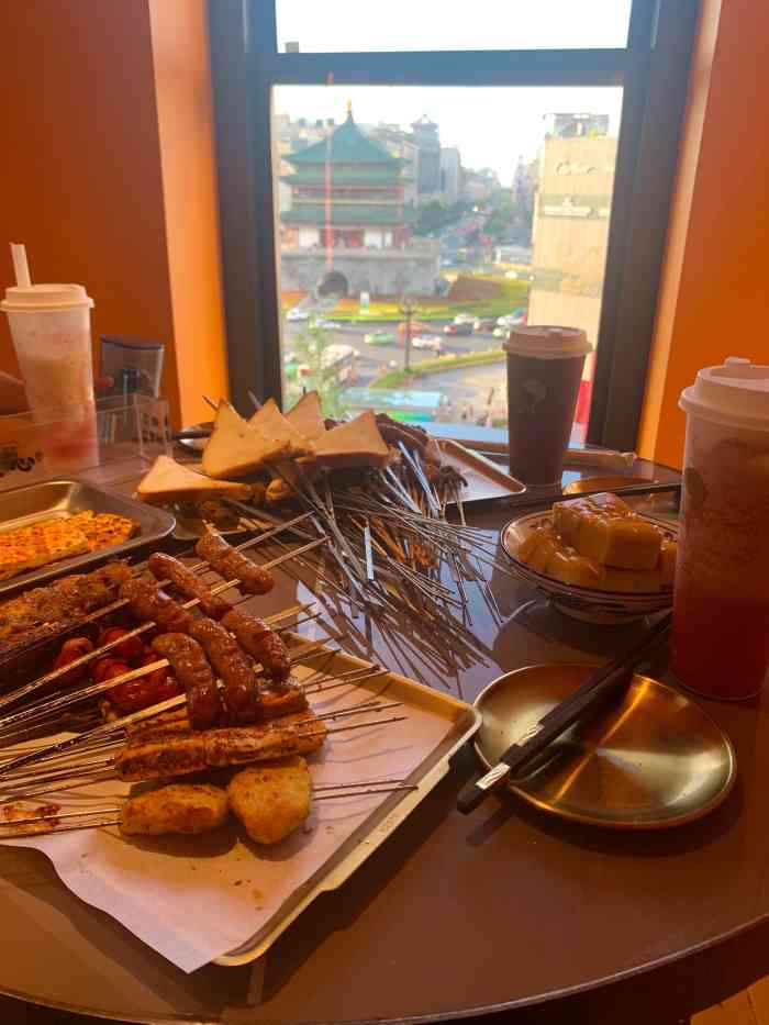 碎怂烤肉(钟楼观景店)-"钟楼附近现在比较火的吃饭地点了.本来想.