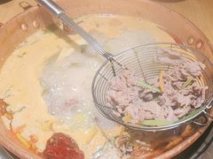 -洱火云南酸菜牛肉火锅(石景山当代商城店)