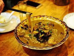 东北小鸡炖蘑菇-东北农家小院(定西路店)