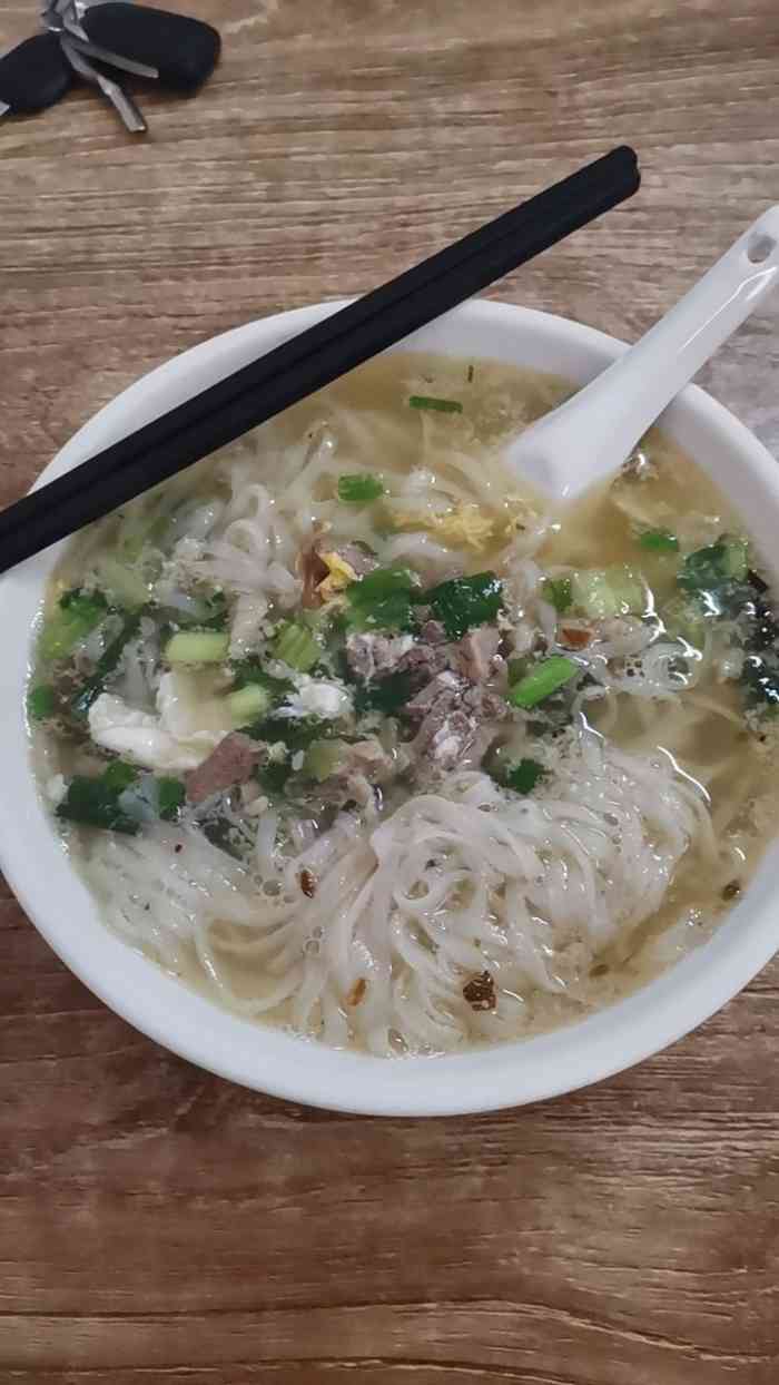 打分 正宗甲子粉汤,加个蛋味道更好,不错,我是这的常客