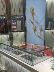 -潮宏基珠宝旗舰店(苏宁广场店)