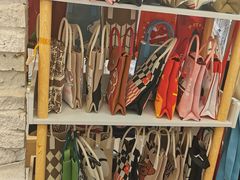 -泰康仰忠精品批发城